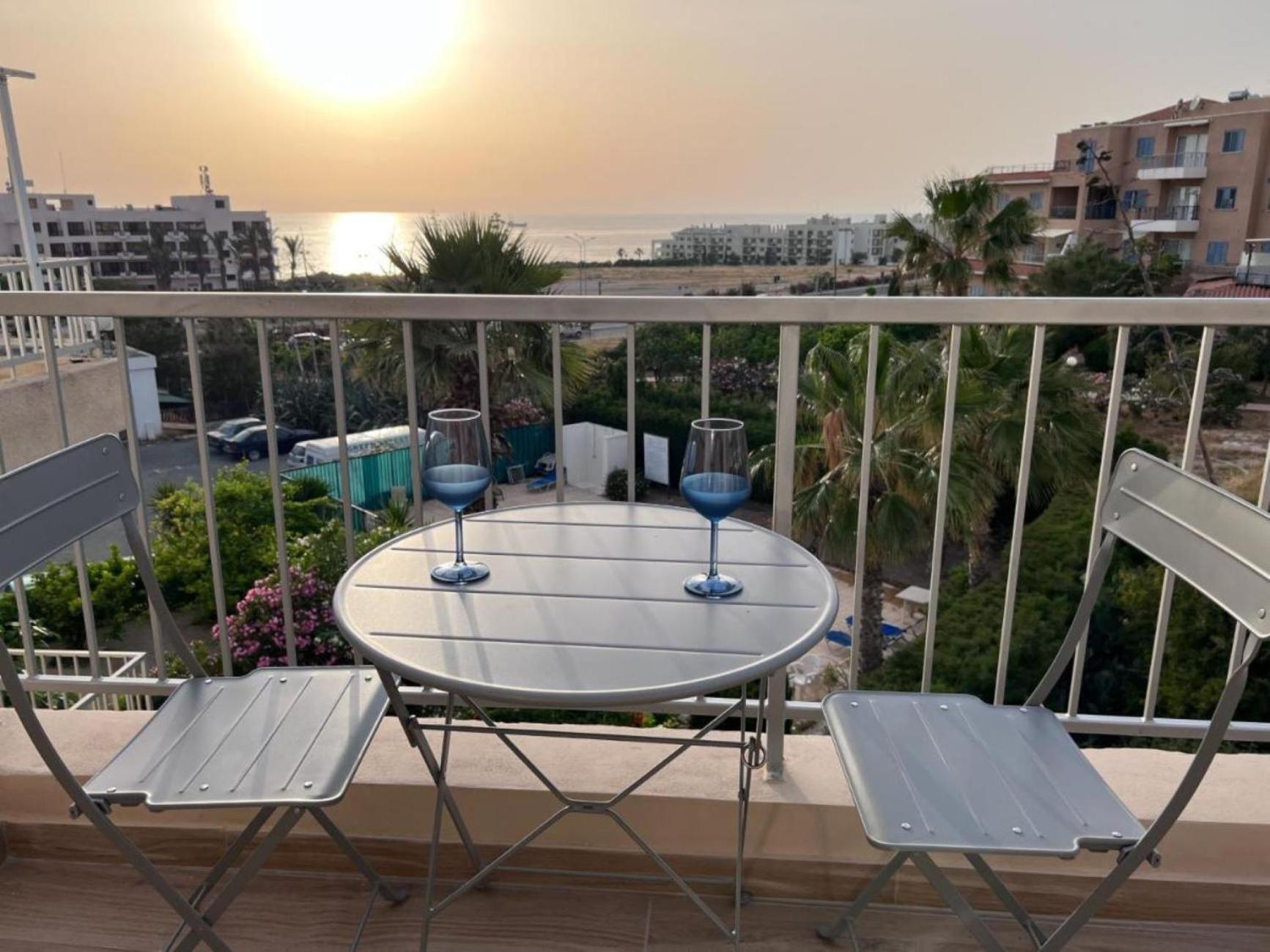H&O Diamond Complex Sea View Apartment Paphos 外观 照片