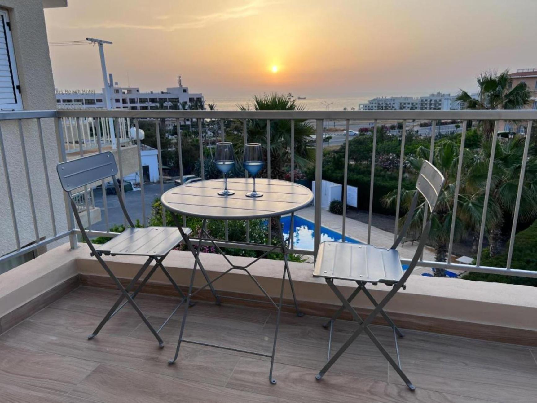 H&O Diamond Complex Sea View Apartment Paphos 外观 照片