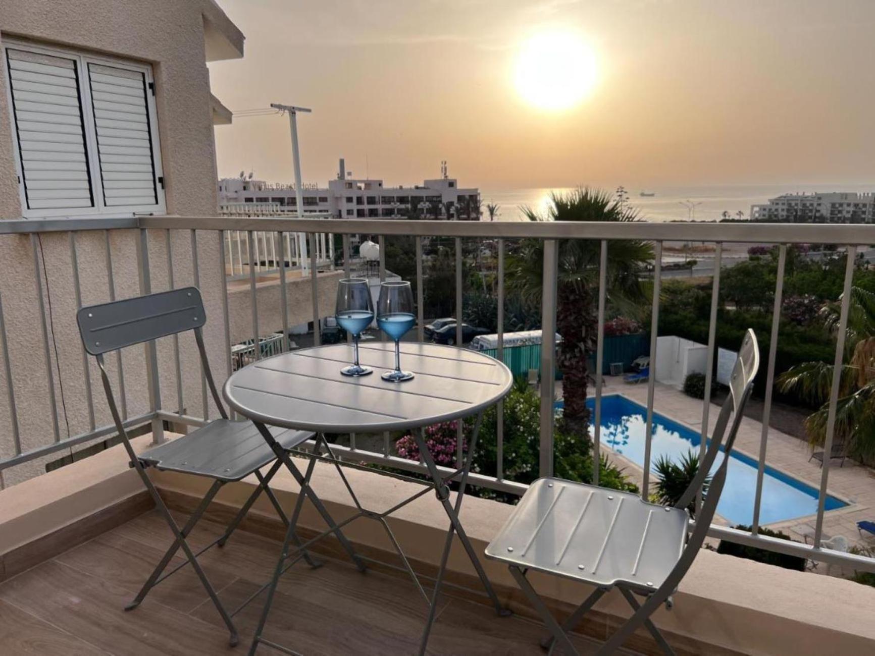 H&O Diamond Complex Sea View Apartment Paphos 外观 照片